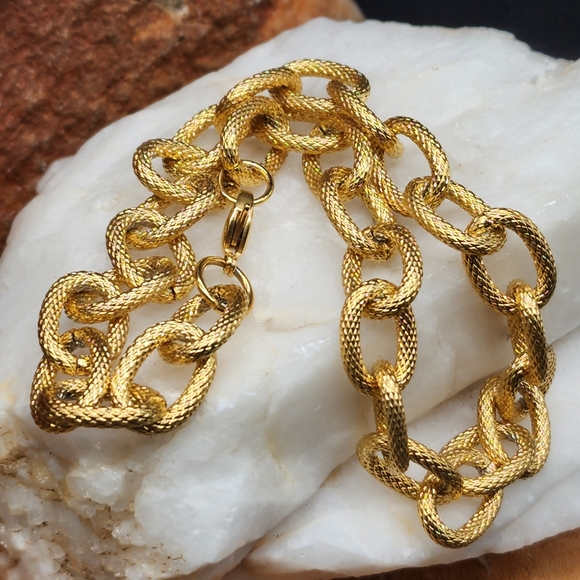 Designer Set 14K Gold Plated Massive Chain Cross Genuine Freshwater Pearls - Picture 3 of 13